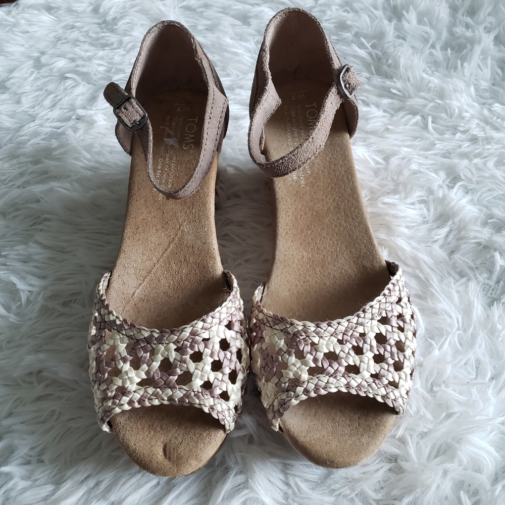 Tom's Strappy Wedge Sandal